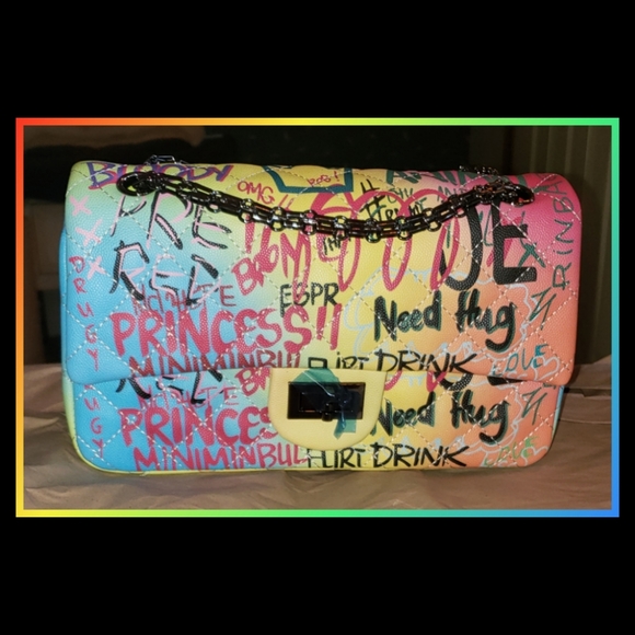 Handbags - ‼️CLEARANCE PRICE FIRM‼️Host Pick🎉Graffiti Bag🎉